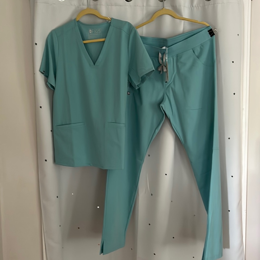 Light bluish/teal Figs Scrubs, size large also call fresh aqua